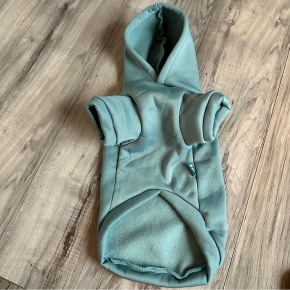 Dog one piece turquoise fleece hoodie.
Size small - Petcircle - Picture 5 of 10